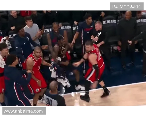 湖人对热火第三场比赛分析与争议裁判判罚引发的放水讨论